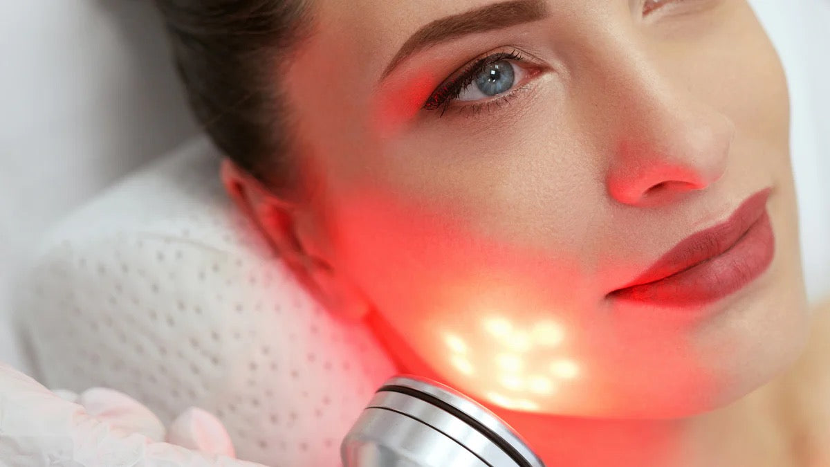 LED Phototherapy: Benefits, Performance and Skin Treatments